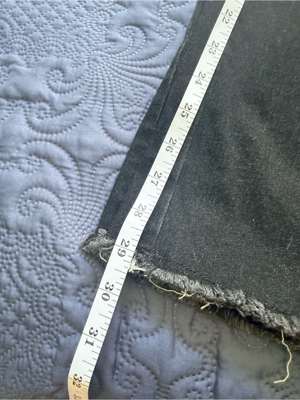 High-Rise Black Wide-Leg Jeans with Frayed Hem - Picture 7 of 7